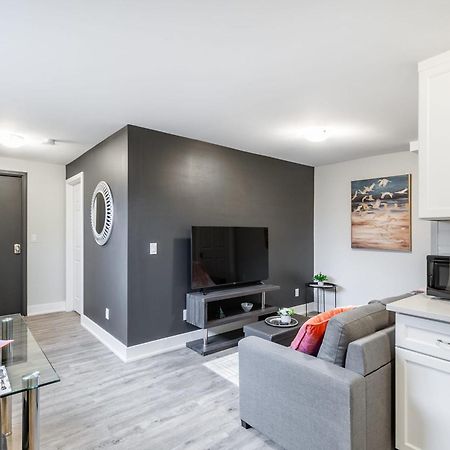 1Br Basement Condo - James Street ハミルトン エクステリア 写真