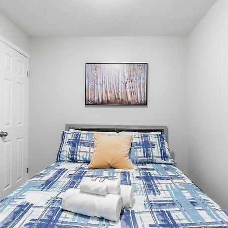 1Br Basement Condo - James Street ハミルトン エクステリア 写真