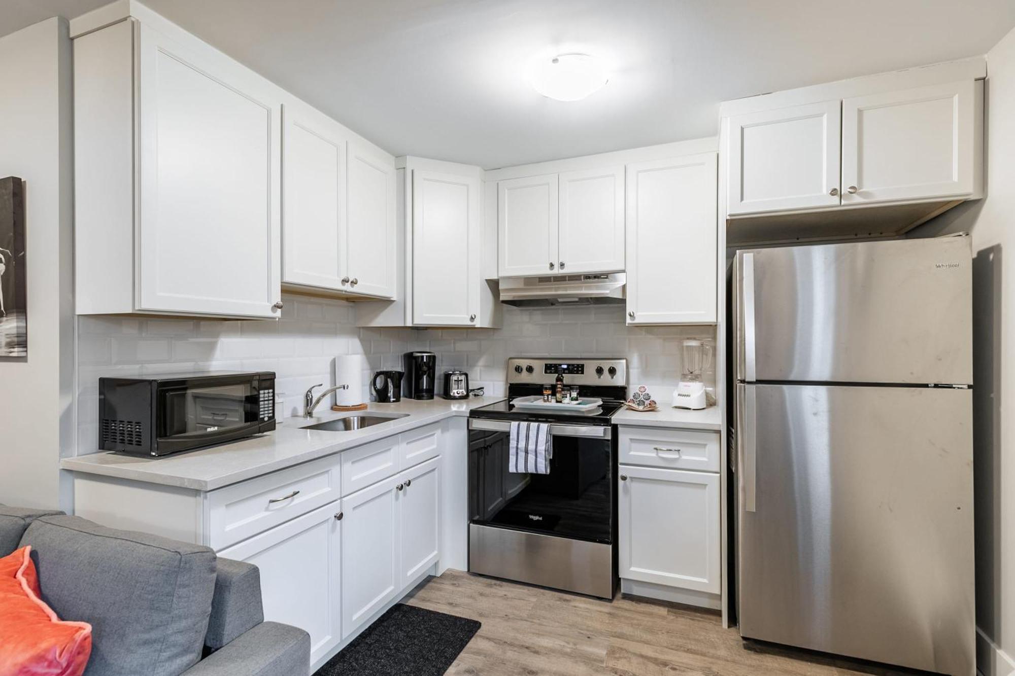 1Br Basement Condo - James Street ハミルトン エクステリア 写真