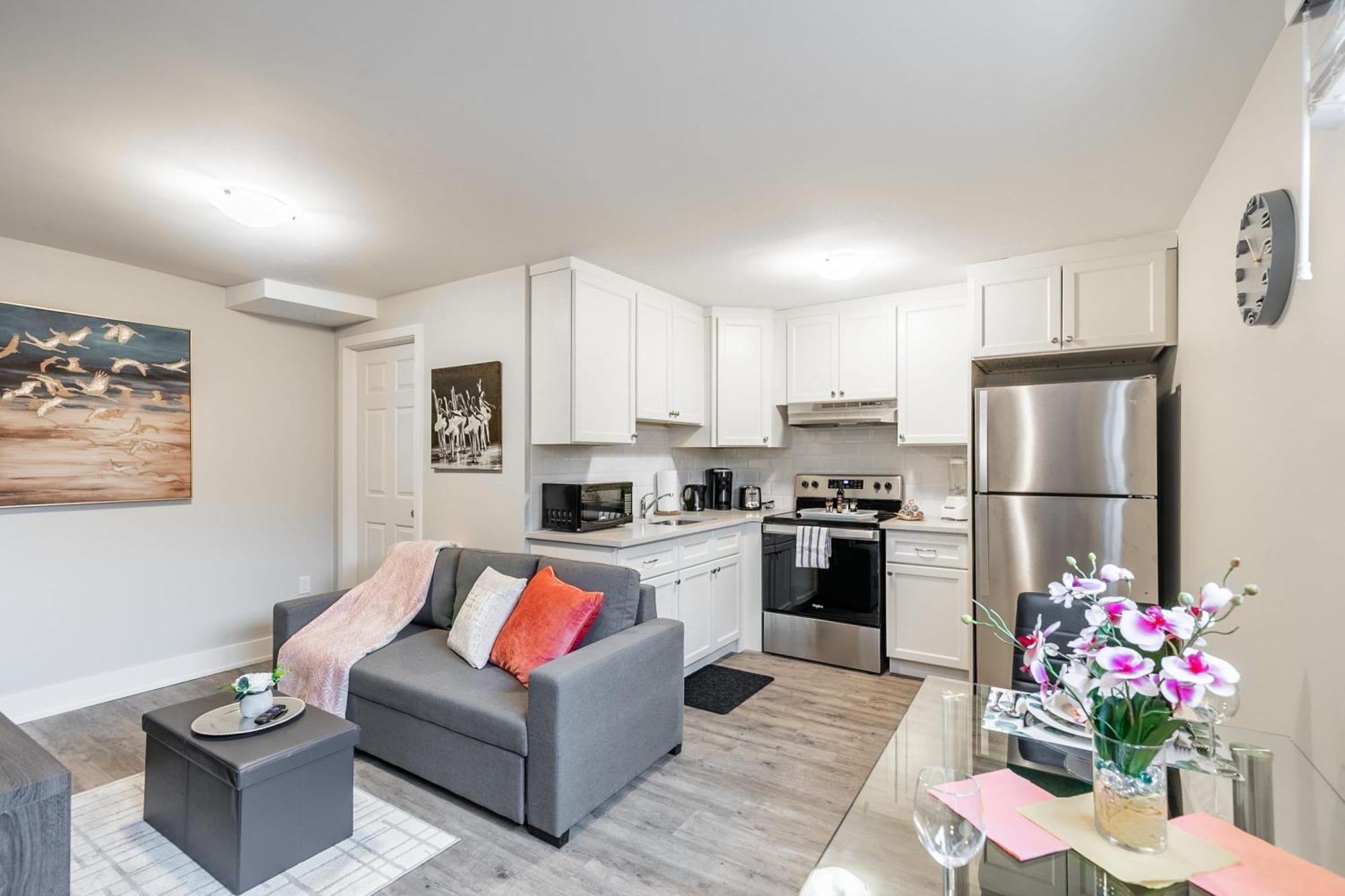 1Br Basement Condo - James Street ハミルトン エクステリア 写真